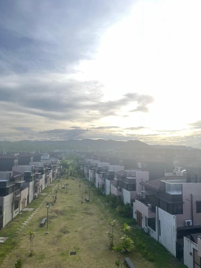Seafront Residences Vacation Getaway San Juan  Exterior foto